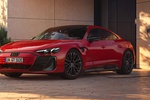 Audi e-tron GT quattro - новая базовая версия модели развивает 585 л.с.