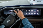 Audi заменила сенсорные кнопки на руле колесиками